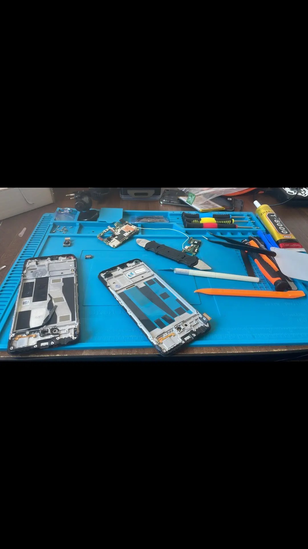 Reparație conector de încărcare telefon