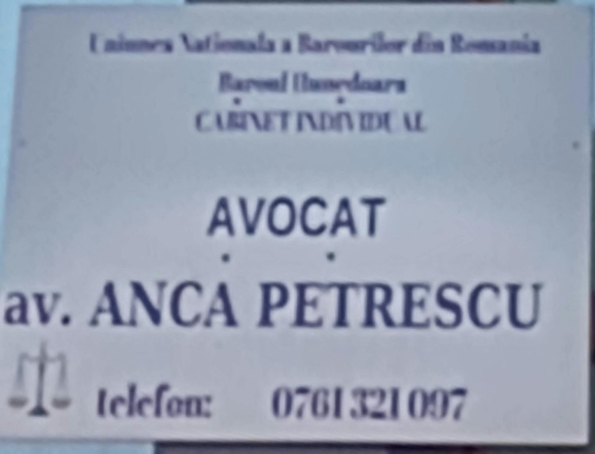 Interiorul cabinetului de avocatură Anca Petrescu din Hunedoara