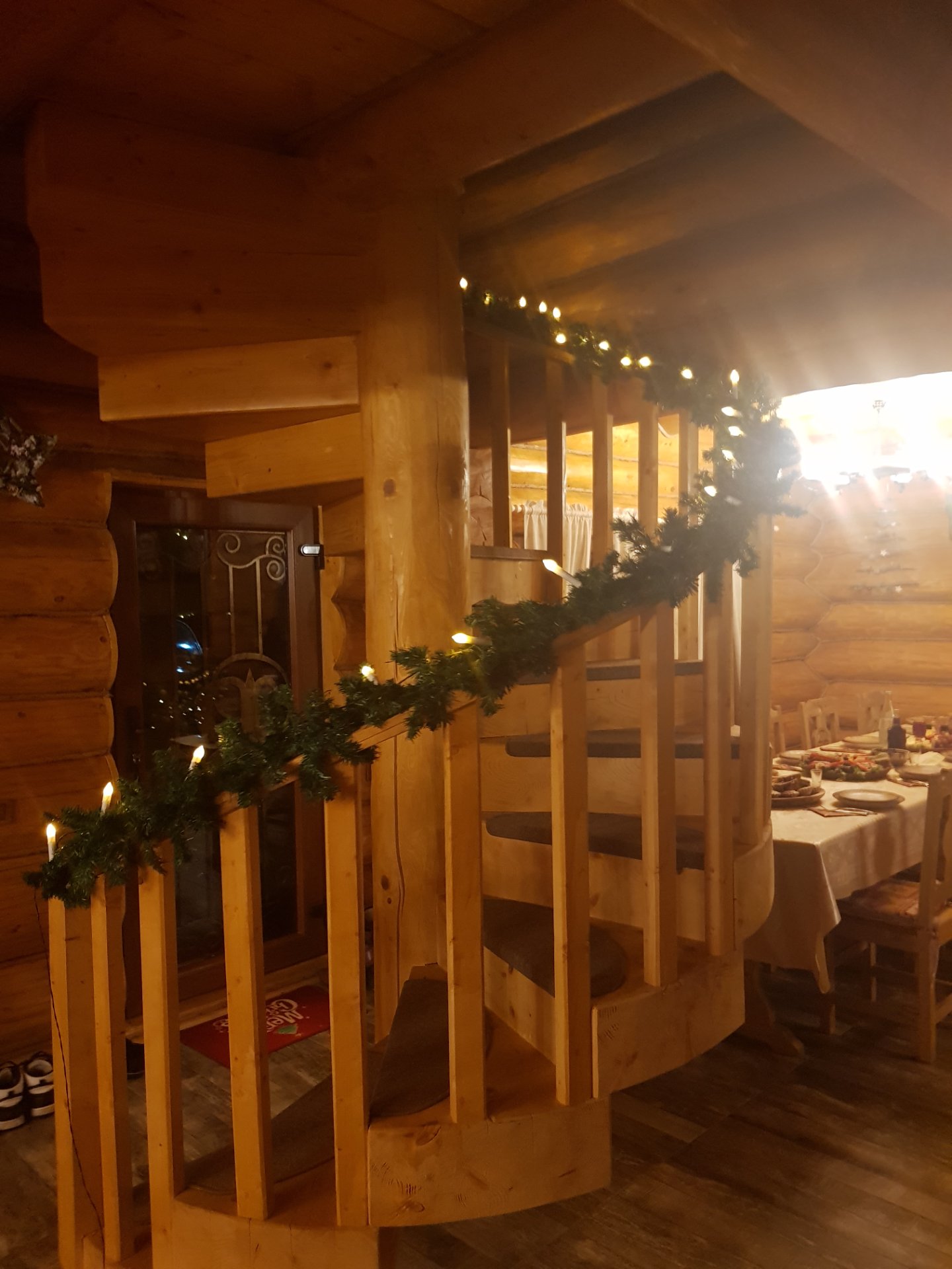 Zonă de relaxare în cabana Casa Raiu iarna