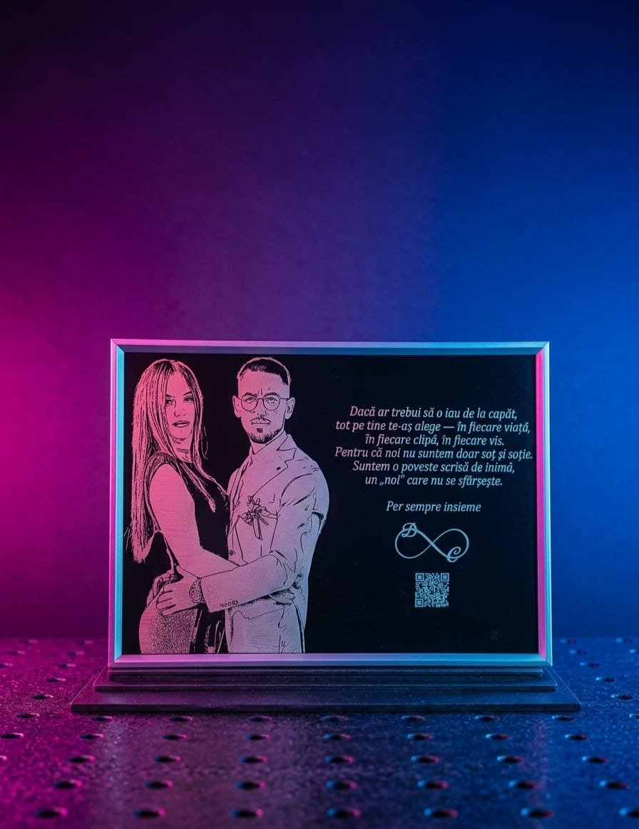 Tablă pentru chei cu design violet, produs definit