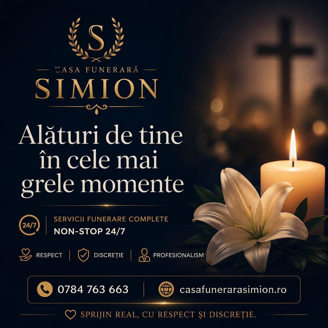 Amenajare sobră pentru ceremonie funerară, cu flori și lumânări
